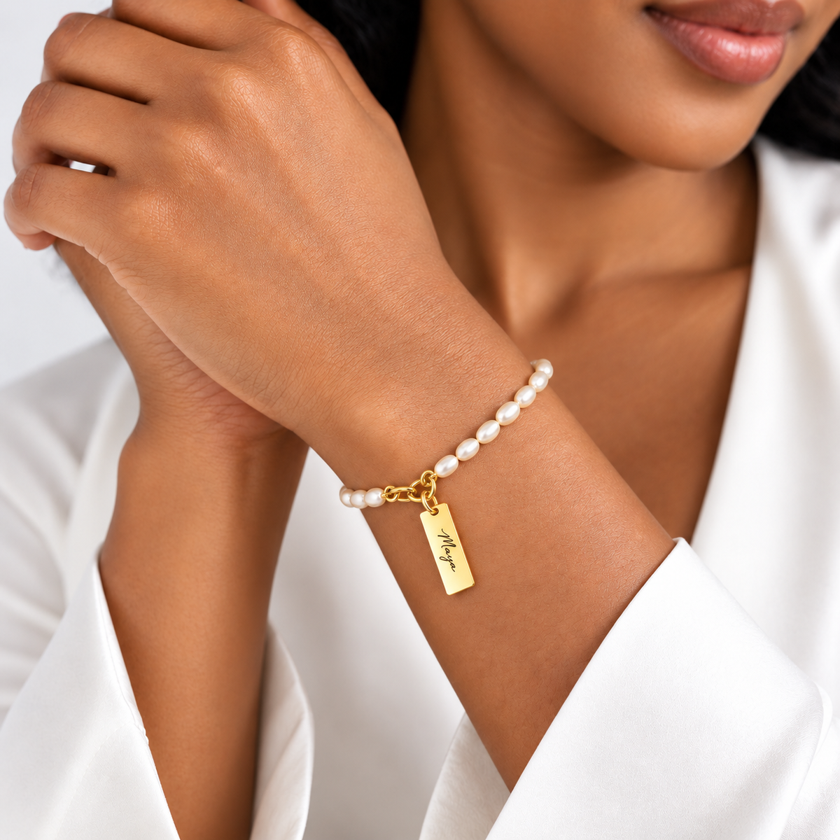 Custom Name Pearl Bracelet with Engraved Tag